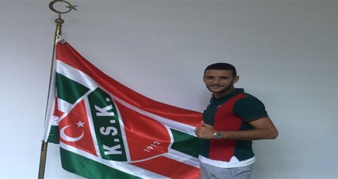 Karşıyaka Abdülhamit'e imzayı attırdı