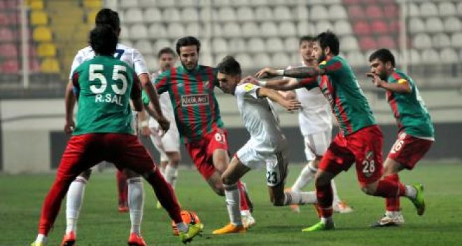 Karşıyaka, Altınordu'yu Atatürk Stadı'nda ağırlayacak