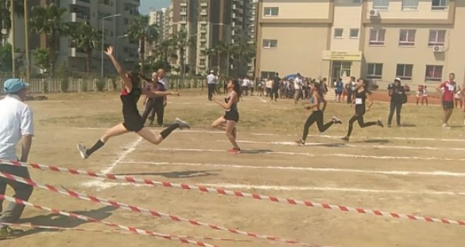 Karşıyaka Bahar Atletizm Şenliği yapıldı