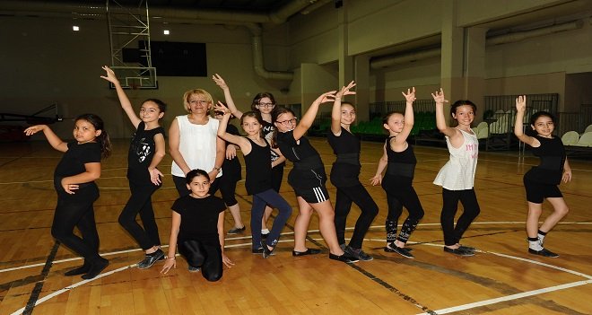 ÜNLÜ KOREOGRAF NATALIA KARŞIYAKA BELEDİYESİ'NDE...