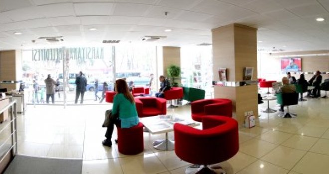 Karşıyaka Belediyesi hizmet binasının zemin katı yaşam alanına dönüştü