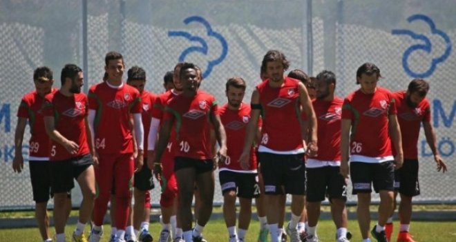 Karşıyaka bilet telaşına düştü