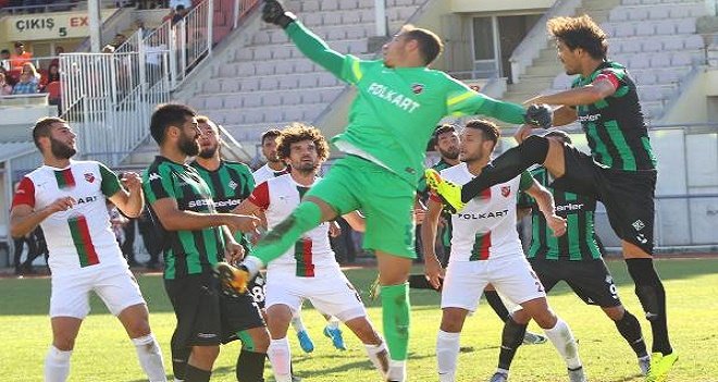 Karşıyaka bir puanı kaptı...