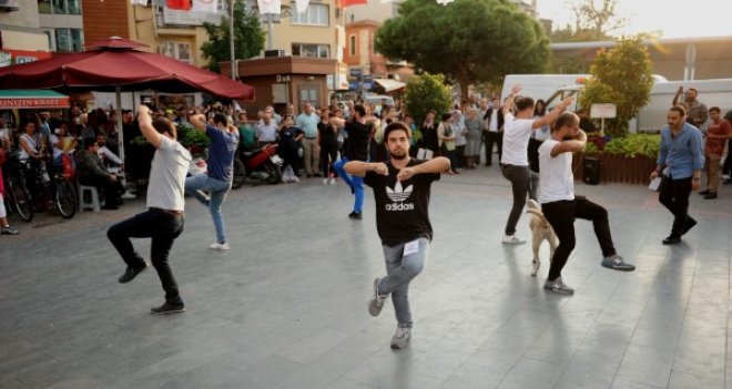 Karşıyaka Çarşısı sanatla renklendi