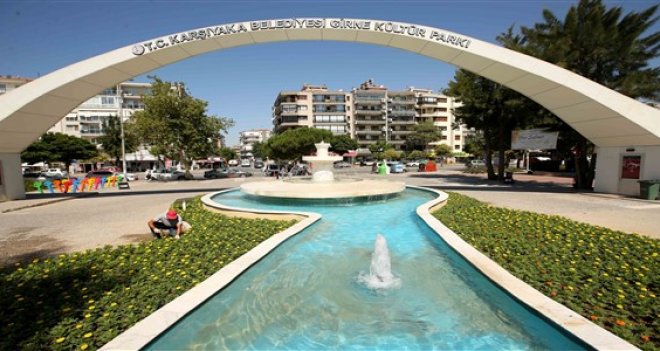 Karşıyaka çiçek açıyor