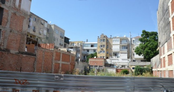 Karşıyaka Devlet Tiyatrosu'nun temeli atılıyor