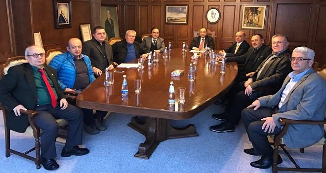 Karşıyaka yönetim ve divan Yaşar Holding'e gitti...