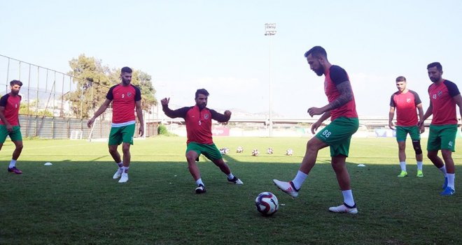Karşıyaka, Düzcespor'u konuk ediyor