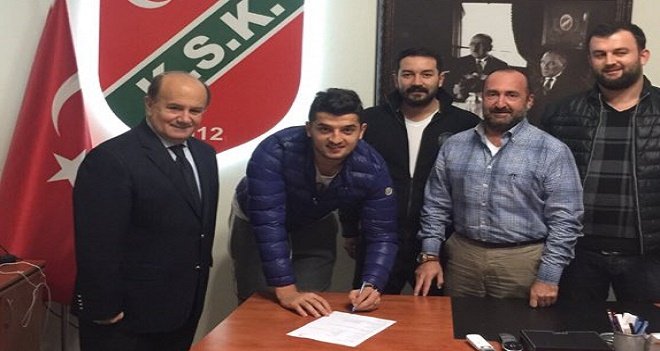Karşıyaka Efe Halil ile imzaladı…