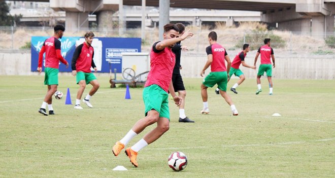 Karşıyaka, Esenler Erokspor'u konuk ediyor