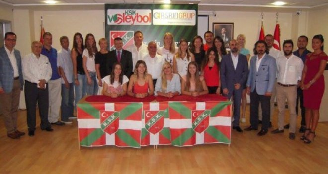 Karşıyaka filede 10 oyuncuyla imzaladı...