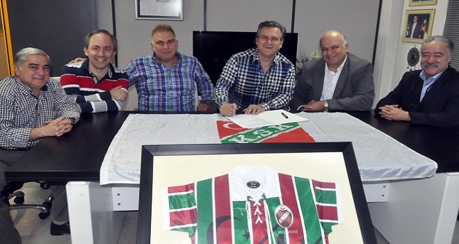 Karşıyaka filesine forma reklamı...