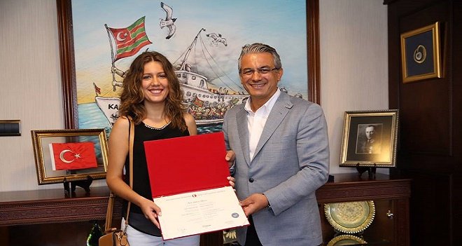 Karşıyaka Filizleri'nde diploma sevinci...