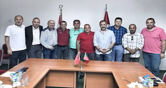 Karşıyaka futbolda yeni teknik direktörünü buldu...