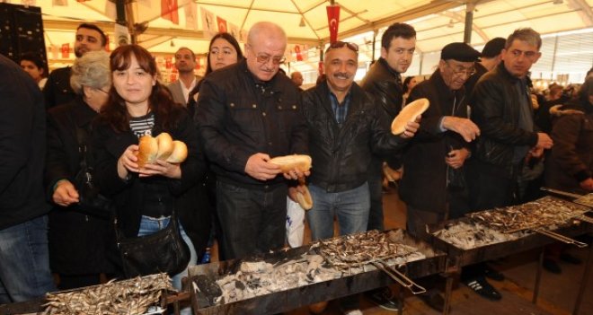 Karşıyaka Hamsi Şöleni 10 yaşında