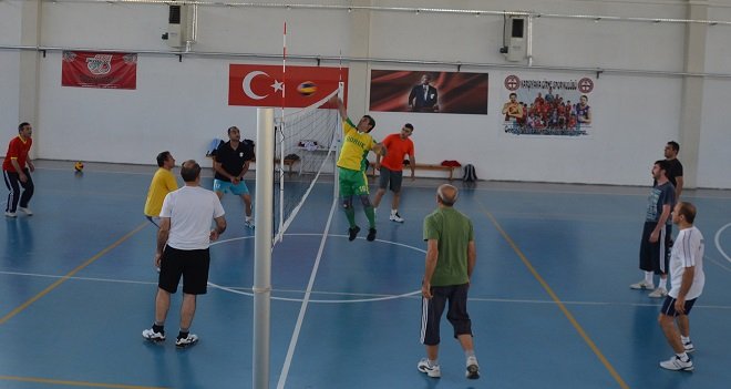 Karşıyaka Kaymakamı Filede "10 Numara"