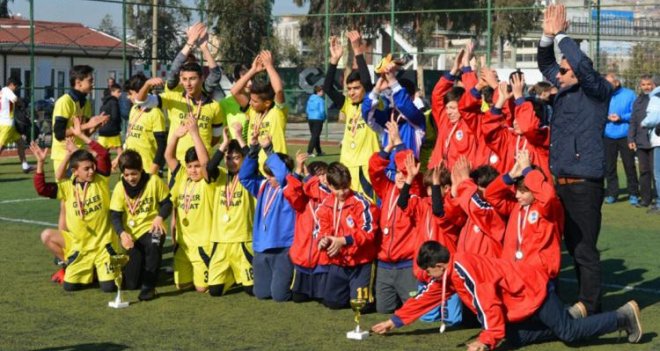 Karşıyaka Kaymakamlık Turnuvası'nda şampiyonlar belli oldu