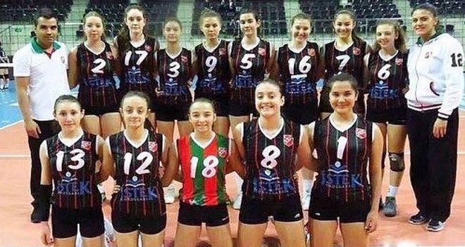 Karşıyaka küçükleri filede finallere iyi başladı