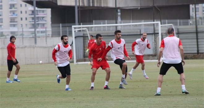 Karşıyaka liderle karşılaşmaya hazırlanıyor