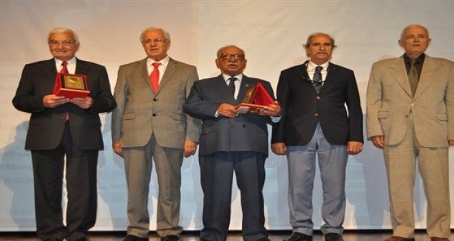 Karşıyaka Lisesi'nin tarihine "vefa"...