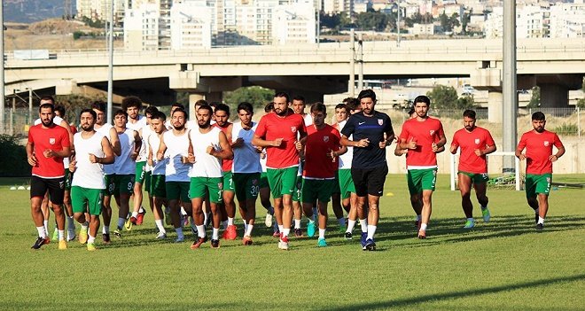 Karşıyaka Menemen Belediyespor ile oynuyor