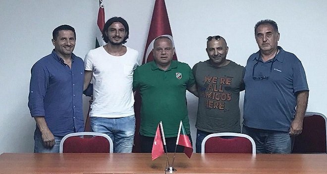 Karşıyaka Metin Peker'le sözleşme yeniledi