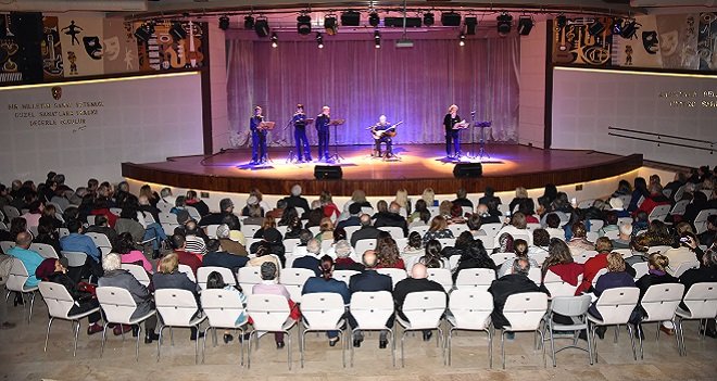 Karşıyaka, Nazım Hikmet’i andı