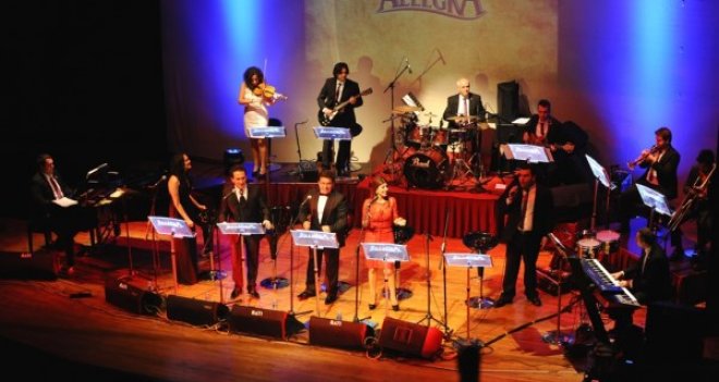 KARŞIYAKA OPERA'DA ŞARKILAR SEVGİLİLER İÇİN