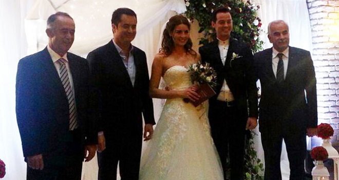 Karşıyakalı oyuncular Alp Kırşan ile Zeynep Dörtkardeşler evlendi...