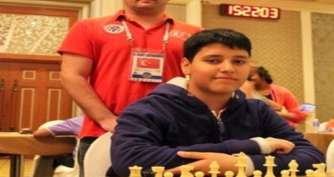 Karşıyaka Özel Yamanlar Ortaokulu öğrencisi Deniz Özen Dünya Üçüncüsü