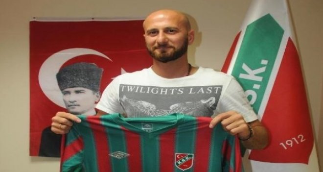 Karşıyaka Papadopulos'a imzayı attırdı