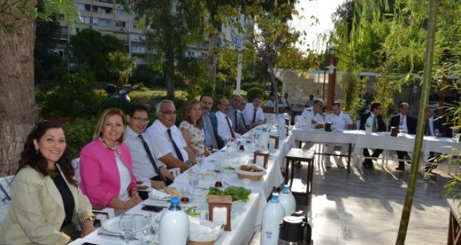 Karşıyaka Protokolü madde bağımlılığının tehlikesini konuştu