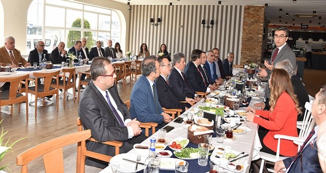 Karşıyaka Protokolü Tıp Bayramı'nı kutladı