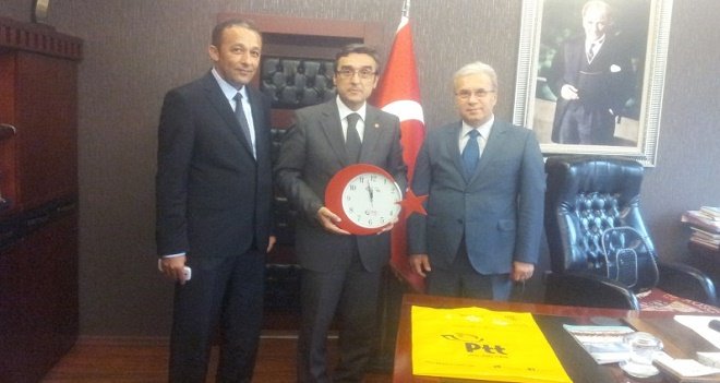 Karşıyaka PTT’de elektrik faturasını öderken ödül kazandı