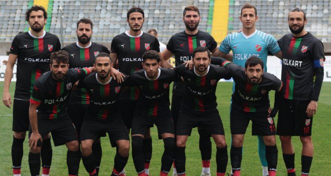 Karşıyaka, Sakaryaspor'u konuk ediyor