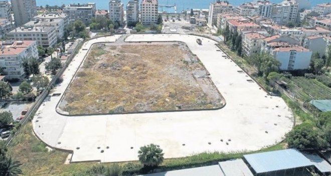 Karşıyaka Stadı'nda hareketlilik...