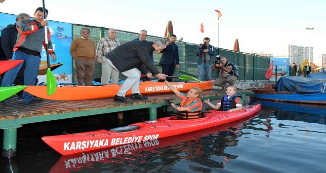 Karşıyaka Su Sporları Merkezi açıldı