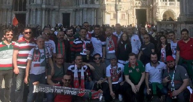 Karşıyaka taraftarı Venedik'i salladı...