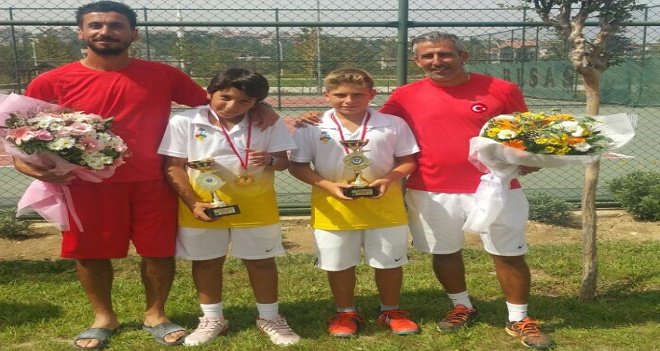 Karşıyaka Teniste Türkiye şampiyonu...