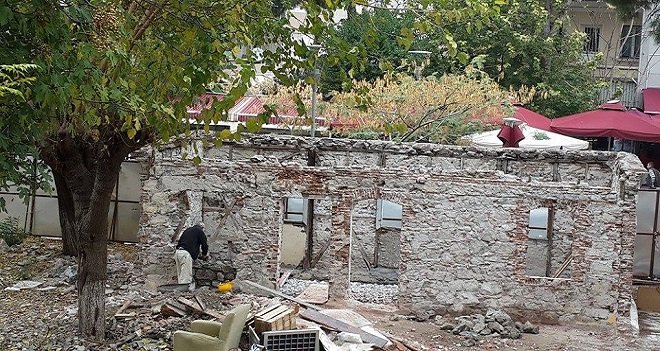 Karşıyaka Tren İstasyonu'nun bitmeyen çilesi...