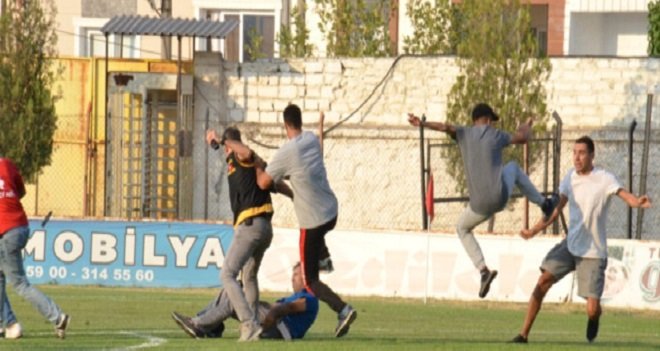 Karşıyaka-Turgutlu maçında kavga çıktı!..