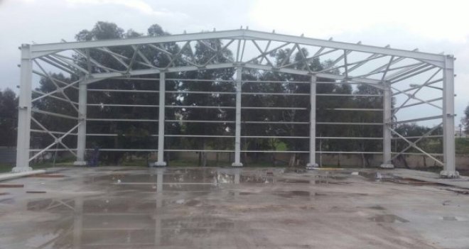 Karşıyaka Voleybol salonunun çelik iskeleti tamamlanıyor