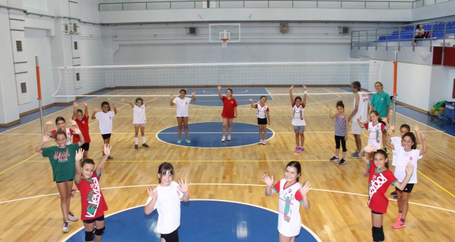 Karşıyaka Voleybol Spor Okulu’nda kış dönemi başlıyor!..