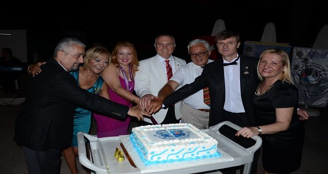 KARŞIYAKA YALI LİONS KULÜBÜNDE BAŞKAN DEĞİŞTİ