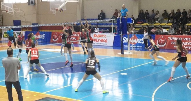 Karşıyaka Yeşilyurt'u İstanbul'da yendi...