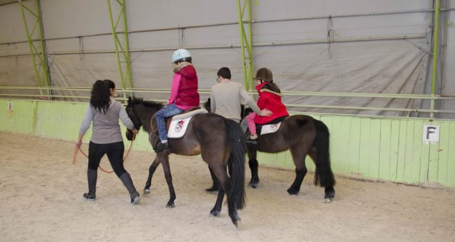 Karşıyaka Yuvası'ndaki çocukların karne sevinci