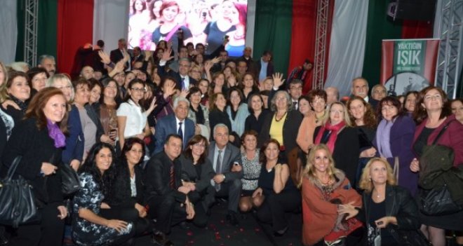 Karşıyaka'da Öğretmenler Günü coşku ile kutlandı