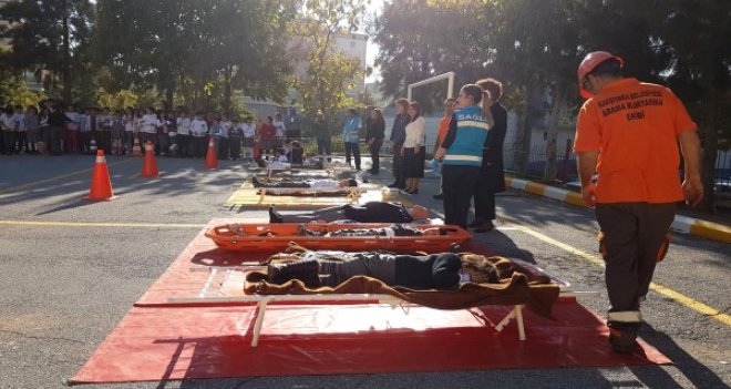 Karşıyaka’da 100 bin kişiye afet eğitimi