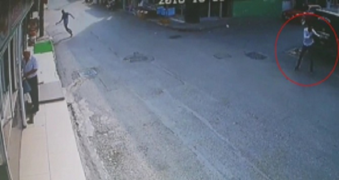 Karşıyaka'da 8 kişi pompalı tüfeklerle market bastı!