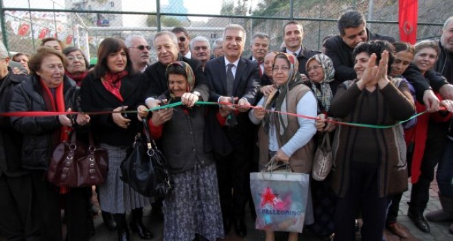 KARŞIYAKA'DA AÇILIŞ MARATONU BAŞLADI